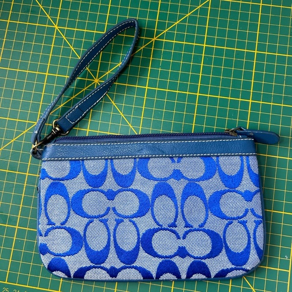 Vintage Coach Blue monogram logo clutch pouch - Picture 1 of 16
